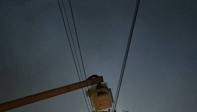 松鼠爬電桿釀竹市1350戶停電 台電搶修復電 (圖)