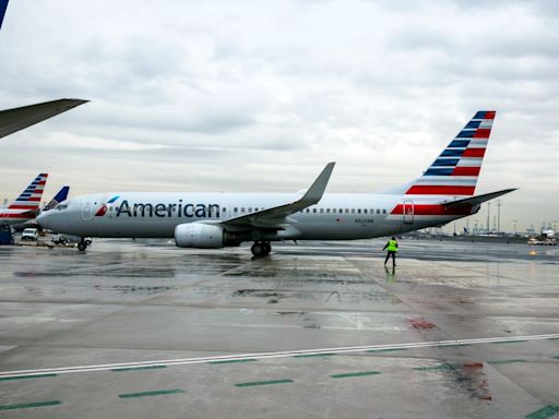 Avión de American Airlines es arrastrado por fuertes vientos en aeropuerto de Texas - El Diario NY