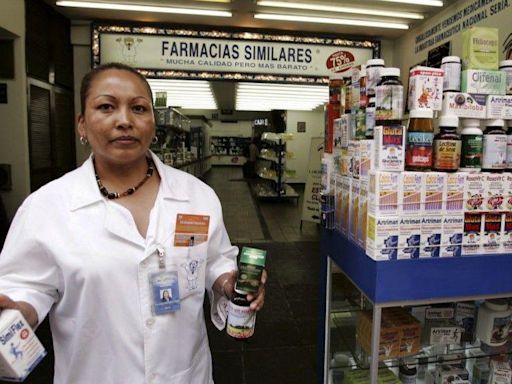 La exitosa historia del Dr Simi, el modelo de farmacias baratas que México extiende por América Latina