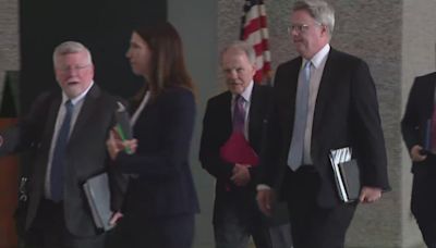 Mike Madigan back in court as attorneys argue for dismissal of 14 charges