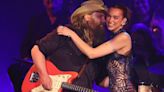 Dua Lipa y Chris Stapleton sorprendieron al mundo con un dúo inolvidable en los ACM Awards