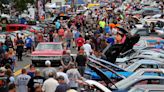 'This is pretty amazing': Thousands of cars, spectators fill Ravenna for Cruise In