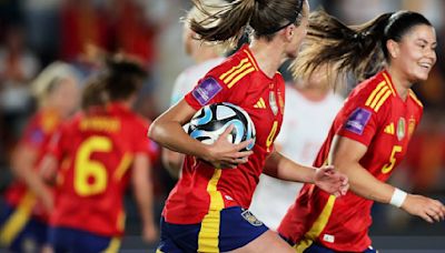 España remonta ante Dinamarca (3-2) y se lleva un billete directo a la Eurocopa 2025
