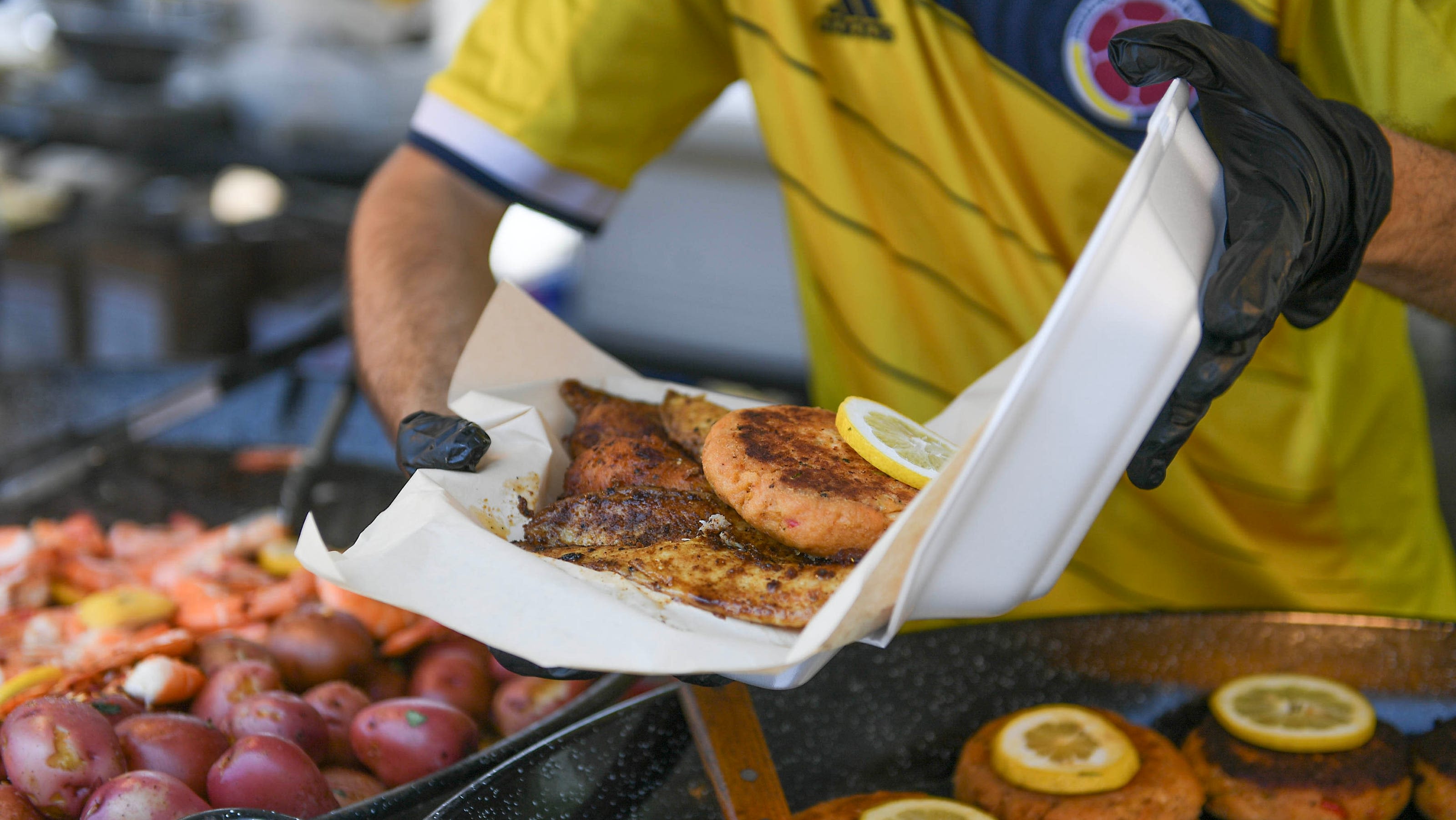 Springfield fast food restaurant throws out 8 boxes of chicken due to cooler malfunction