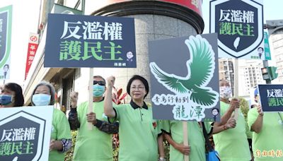 青鳥行動到龍潭 湯蕙禎：每週三站路口反濫權、護民主