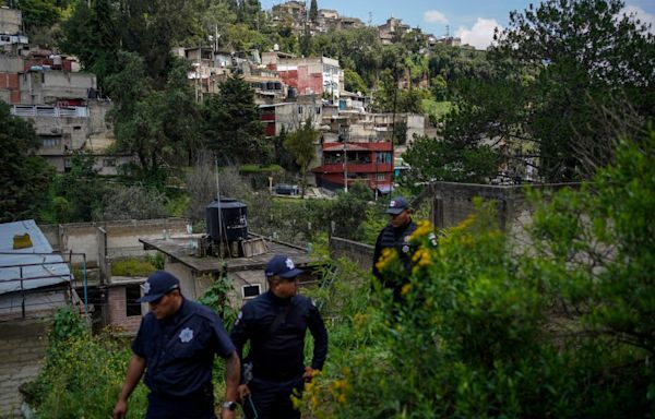 6 die in a landslide caused by heavy rains in Mexico