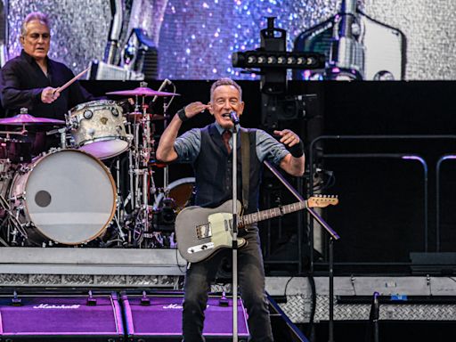 Bruce Springsteen isn't 'affected' by billionaire status