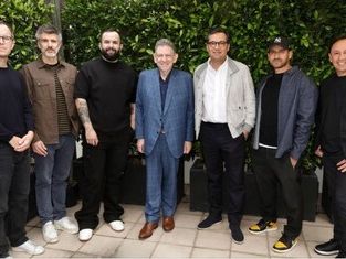 Socios Music de Carín León Forma Alianza Global con Virgin Music Group e Island Records