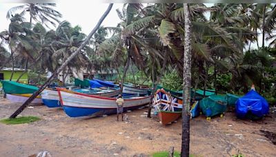 Monsoon in Goa: 'Don't be lured by videos'; tourists asked to stay away from unsafe places - CNBC TV18
