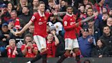 Marcus Rashford keeps Manchester United motoring with brace to beat Leicester