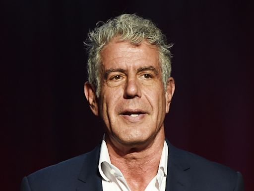 Anthony Bourdain's Favorite LA Restaurant Was An Unexpected Choice