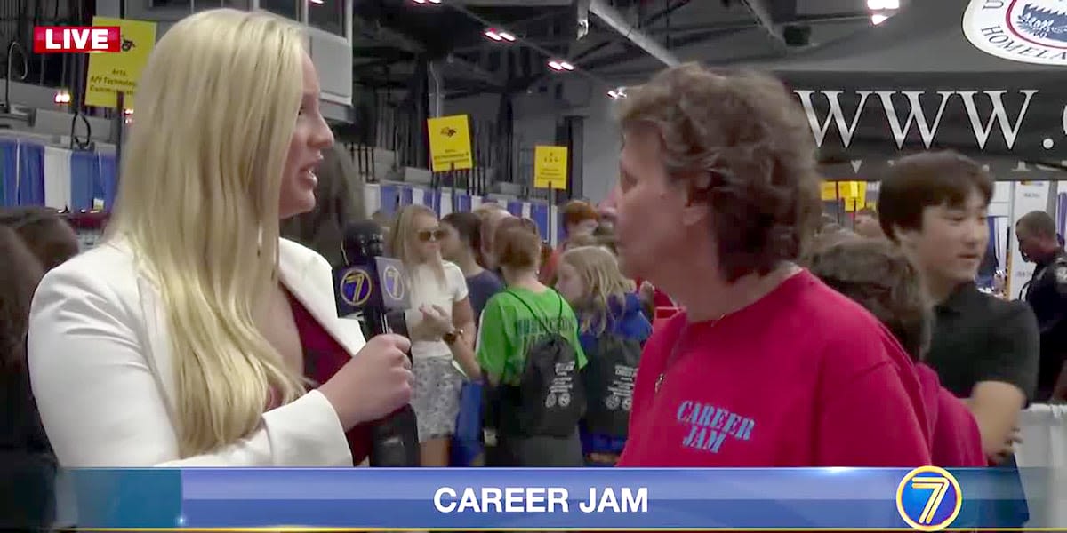 Live at Career Jam: Eighth graders learn about their future
