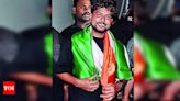 Kuldeep Yadav welcomed in city by fans and family | Kanpur News - Times of India