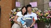 老公帶女兒爽遊巴塞隆納 賈永婕獨自慶祝帥兒畢業「已高她半顆頭」