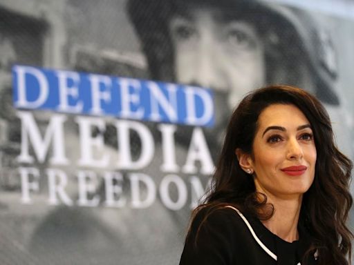 El rol clave de Amal Clooney para la orden de arresto de la CPI contra Netayahu y líderes de Hamas - La Tercera