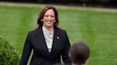 Kamala Harris gana popularidad y casi alcanza a Trump en nueva encuesta - El Diario NY