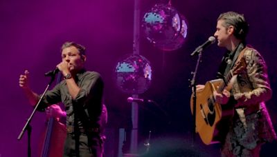 Video: The Avett Brothers Announce SWEPT AWAY Broadway Transfer From Queens Concert