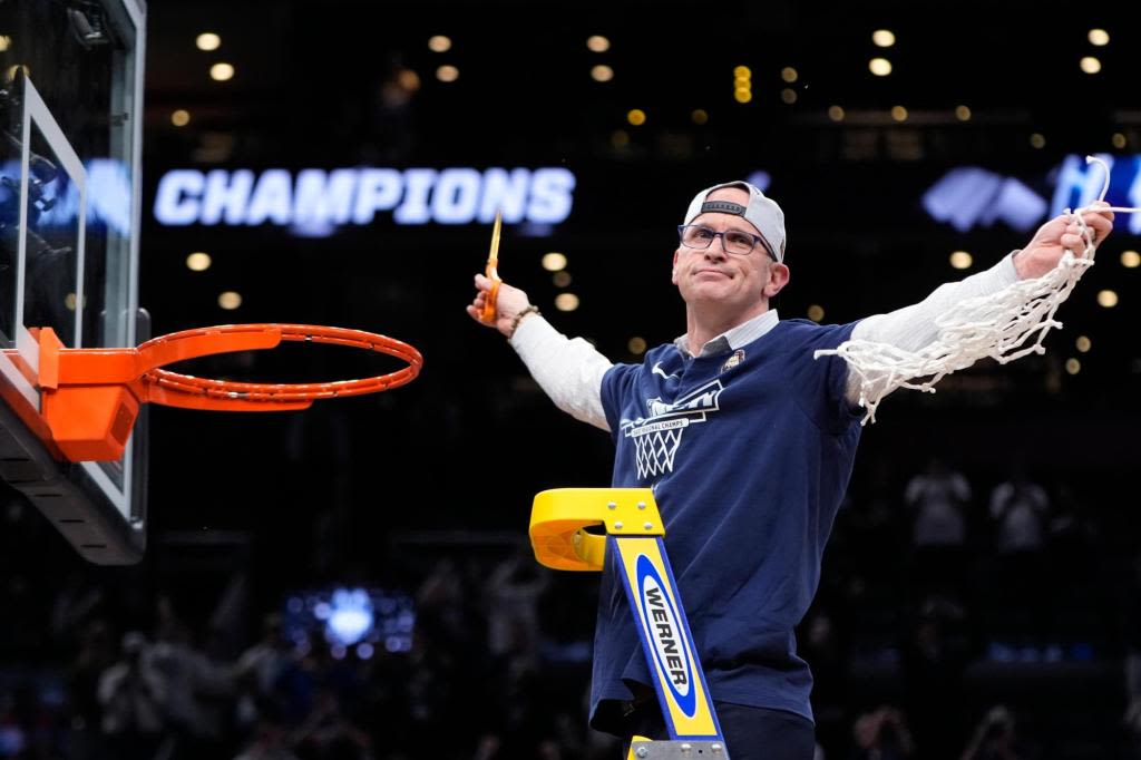 Dan Hurley reportedly will meet with the Los Angeles Lakers, but UConn has offered him a ‘lucrative new contract’ too