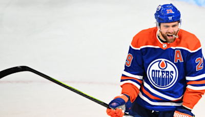 Draisaitl joins Gretzky in NHL record books after dominant Oilers win | Offside