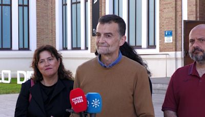 Maíllo dice en un encuentro con militantes en Montilla que quiere una IU vinculada con la gente