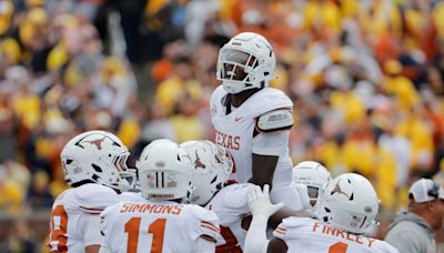 No. 3 Texas throttles No. 9 Michigan in nation's first top-10 matchup