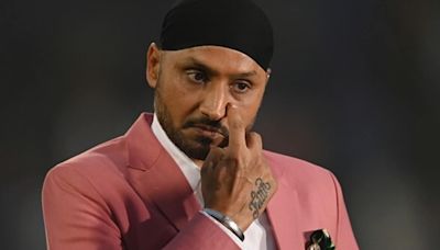 Harbhajan Singh calls Kamran Akmal 'Nalaayak' despite receiving public apology for distasteful remark over religion