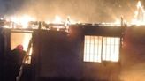 Córdoba: se incendió una casa prefabricada, cayó el techo y murió un hombre