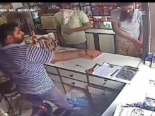 Amritsar chemist robbed at gunpoint