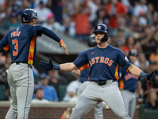 Astros take sole possession of 1st place for 1st time this season with 4-2 win over Mariners