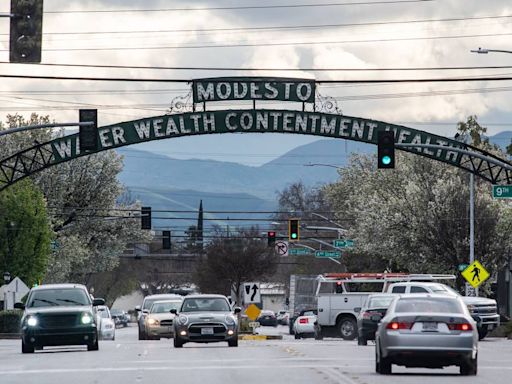 Arco de I Street, uno de los monumentos más preciados de Modesto. Conoce su historia