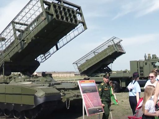 Russia’s New TOS-3 ‘Dragon’ Thermobaric Rocket Launcher Breaks Cover