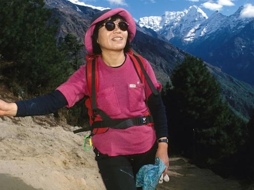La historia de la primera mujer que conquistó el Everest: el alud al que sobrevivió y su sorpresa en la cima