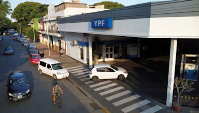 Petrolera argentina YPF comienza construcción de oleoducto desde Vaca Muerta para exportar crudo