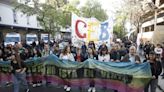 “Un día más de clases no cambia nada”: docentes concluyen el paro con una marcha a la sede del gobierno porteño
