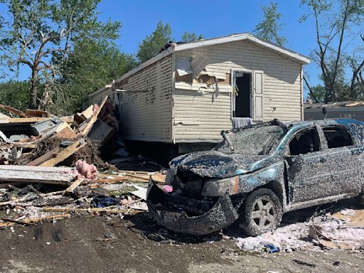 Southeast lashed by severe weather after tornadoes hit Tennessee