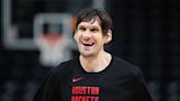 Boban Marjanović hilariously misses free throws on purpose to give Clippers fans free chicken