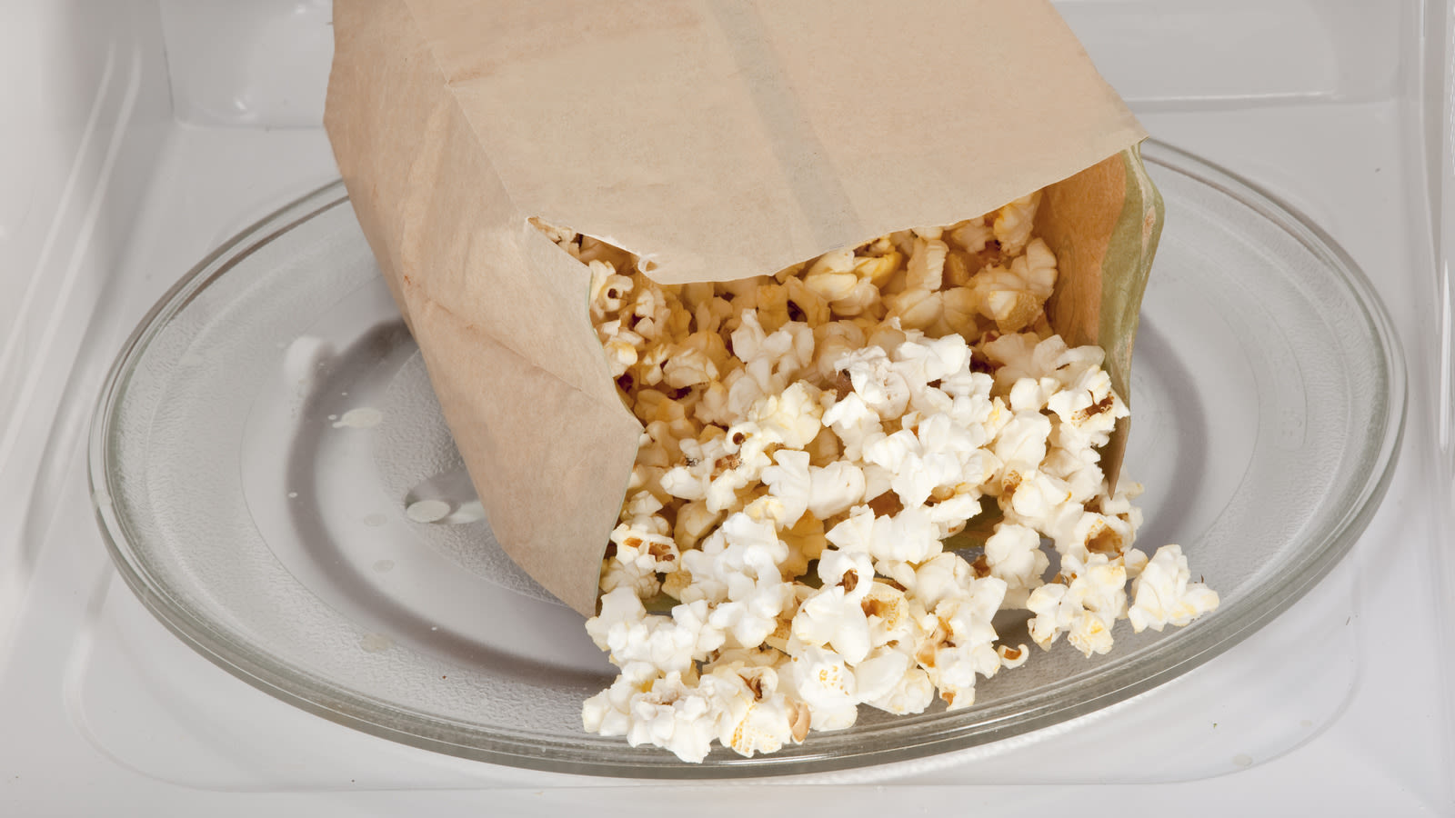 4 Unhealthiest And 4 Healthiest Store-Bought Microwave Popcorn