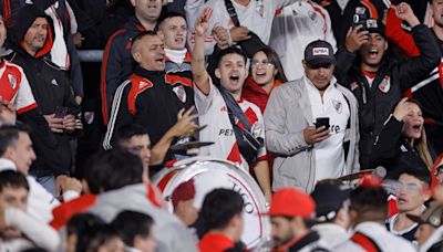 Emboscados en Montevideo: el dramatico momento que vivieron los hinchas de River en Uruguay