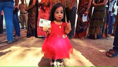 World's Shortest Woman Has Cast Her Vote And Urges You To Do The Same