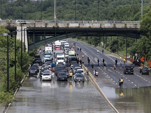 Sections of DVP, Lakeshore briefly flooded again after Toronto rainfall