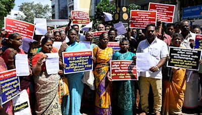 Residents urge Erode Corporation to reduce property tax in TNUHDB tenements