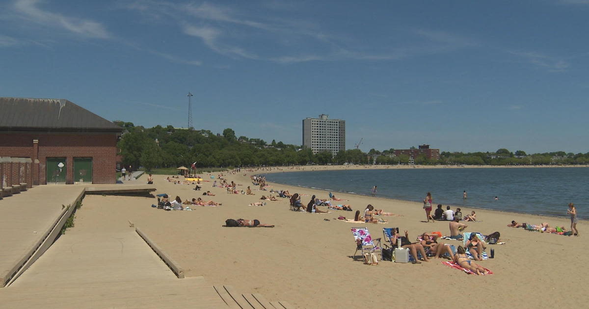 Man stabbed during 100 person fight at Carson Beach in South Boston