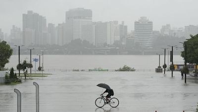 No Comment : des pluies torrentielles s'abattent au nord de la Corée du Sud