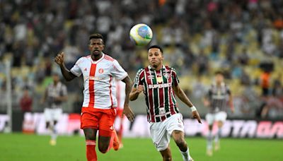 Fluminense joga mal, empata com o Internacional na estreia de Mano Menezes e continua em crise