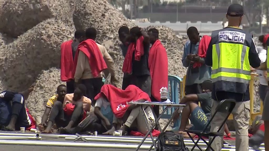 More than 300 migrants arrive in Gran Canaria by boat in less than 24 hours