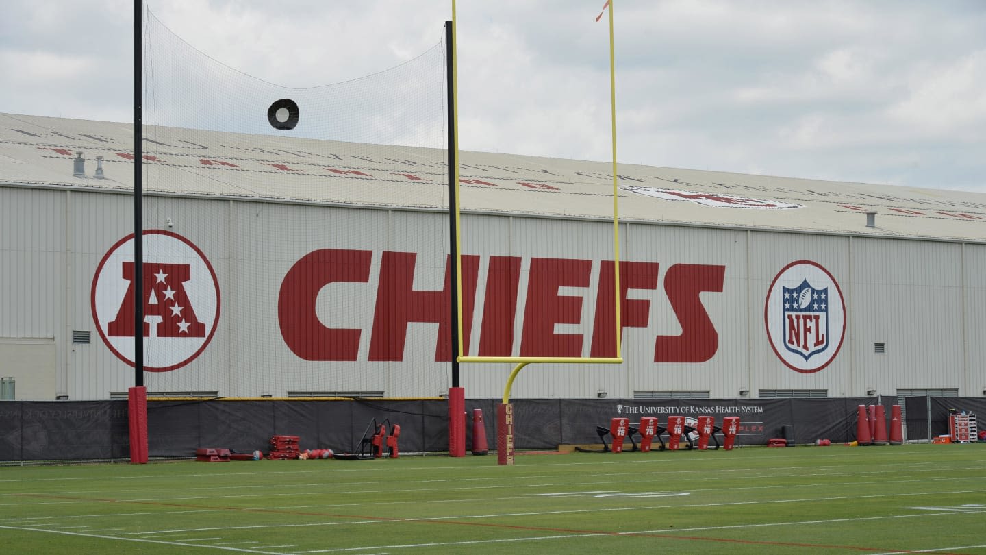 Chiefs Cancel Thursday's Practice After Medical Emergency Involving Player, Per Reports