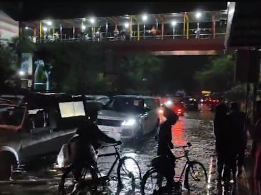 Late-Night Traffic Chaos In Delhi Due To Heavy Rain. See Affected Areas