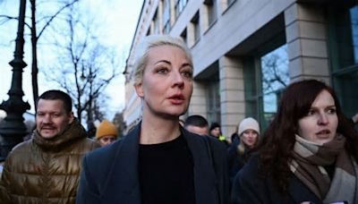 Widow of Russia's Alexei Navalny Hires Bodyguard After Hammer Attack on Activist