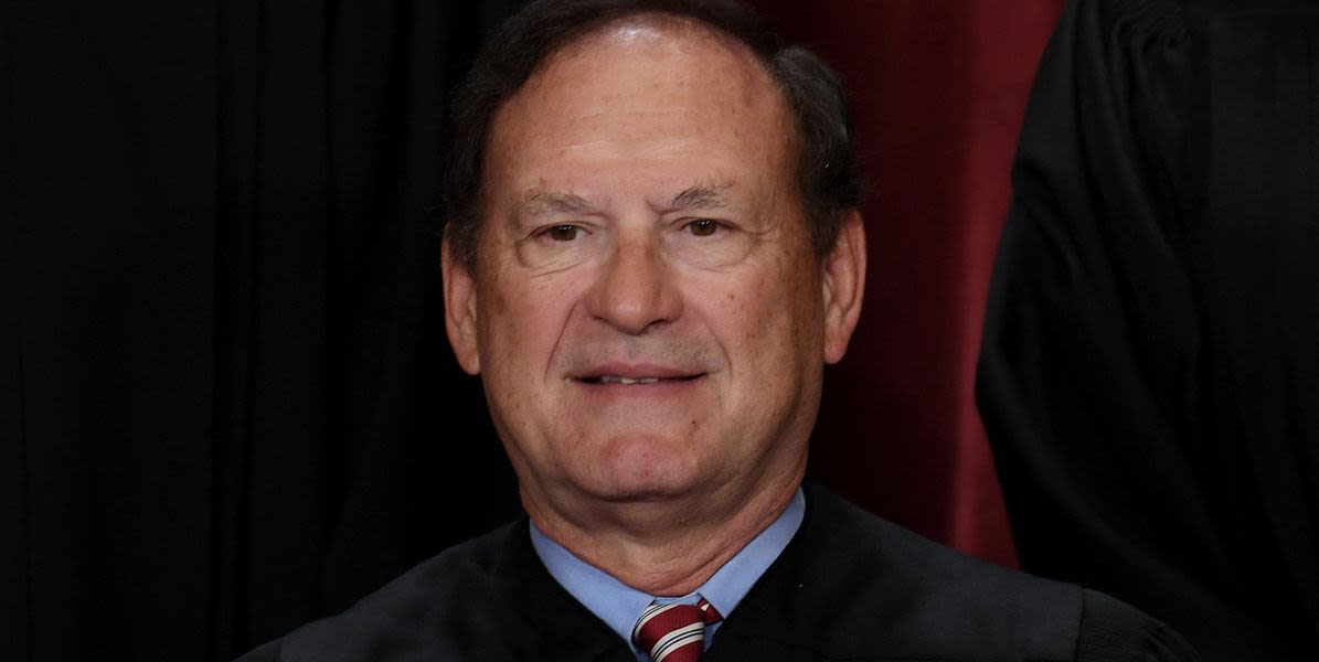 Senate Democrats Ask John Roberts To Meet 'As Soon As Possible' Over Samuel Alito Mess