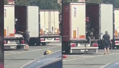 Polémica en Italia: video muestra a un hombre que sacó a latigazos a mujeres inmigrantes de un camión | Mundo